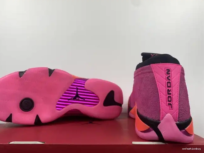 Shocking Retro Low (W) 14 Pink Jordan DH4121-600 0427